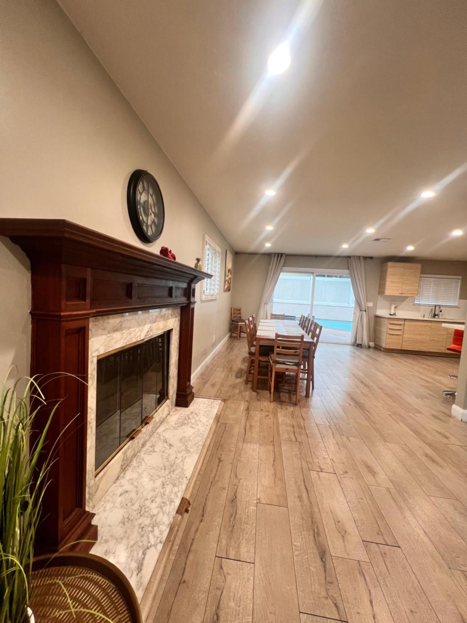 فيلا 11640 Gothic Avenue لوس أنجلوس المظهر الخارجي الصورة