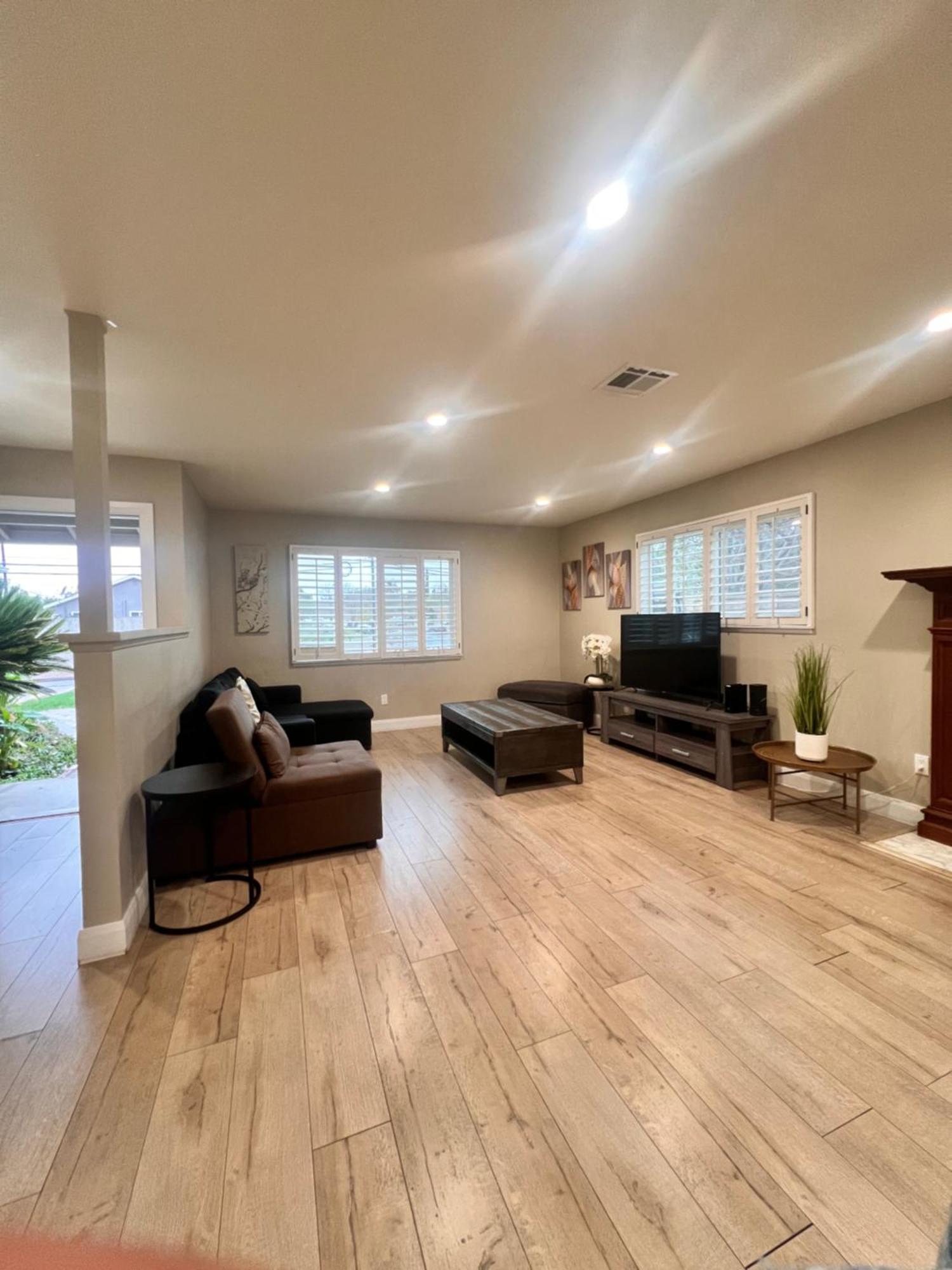 فيلا 11640 Gothic Avenue لوس أنجلوس المظهر الخارجي الصورة